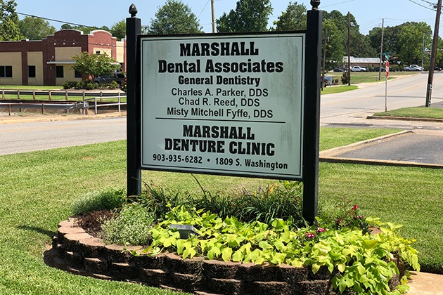 Marshall Denture Clinic sign